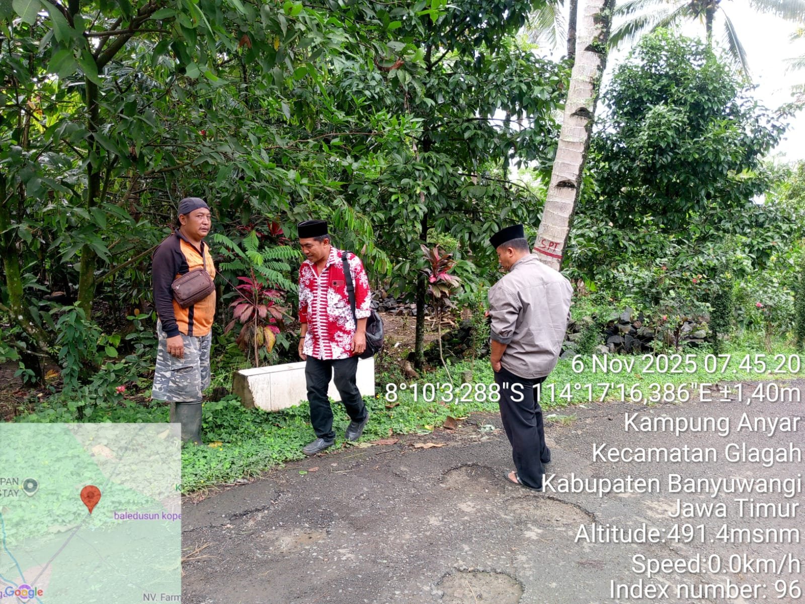 Cek lokasi tanggul penahan banjir dsn KopencungkingRT 01/02