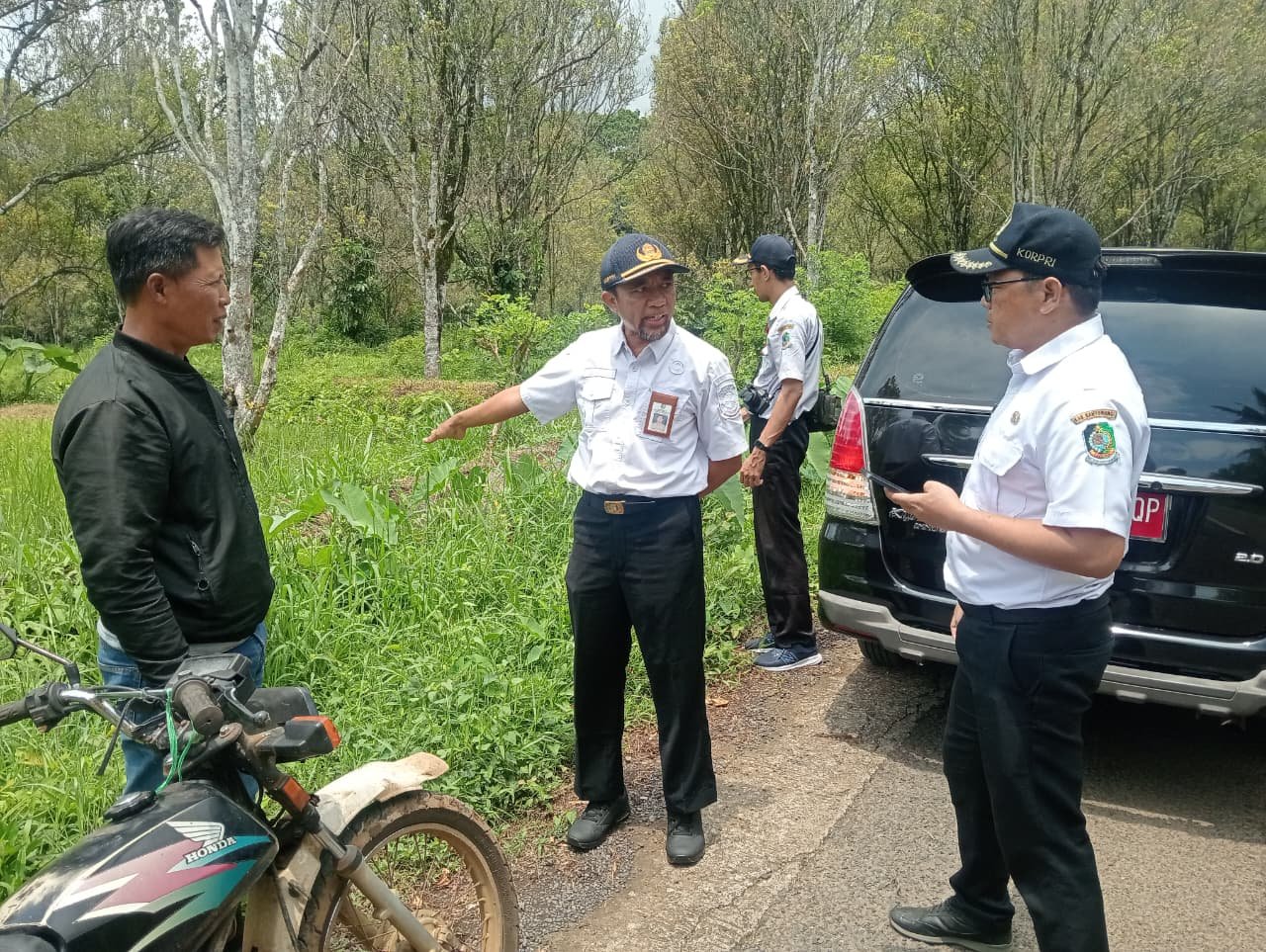 Monev Ke lahan Perkebunan Kalibendo Bersama Kadis Pertanian