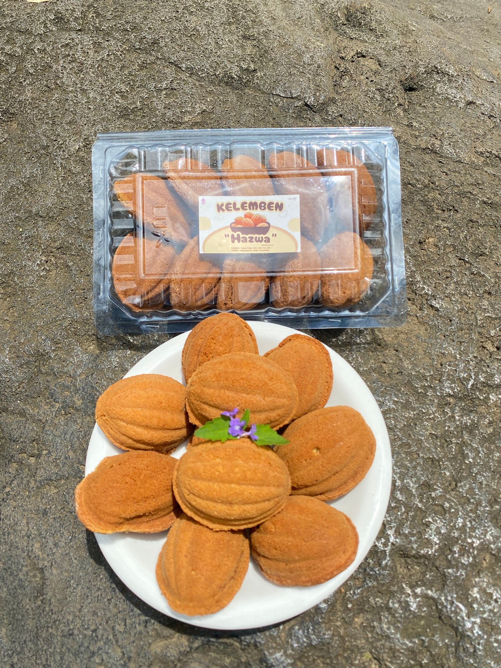 Kue Klemben